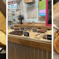 Flipperz Family Bar and Grill