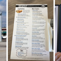 Mom’s Deli & Grille