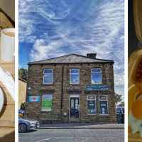 The Full Monty Café